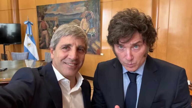 Dólares a la vista: el Gobierno ultima detalles de un blanqueo inspirado en el modelo americano.