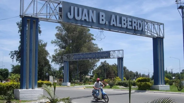 Jaldo advirtió con intervenir Alberdi si se confirma vínculo de funcionarios con la venta de drogas