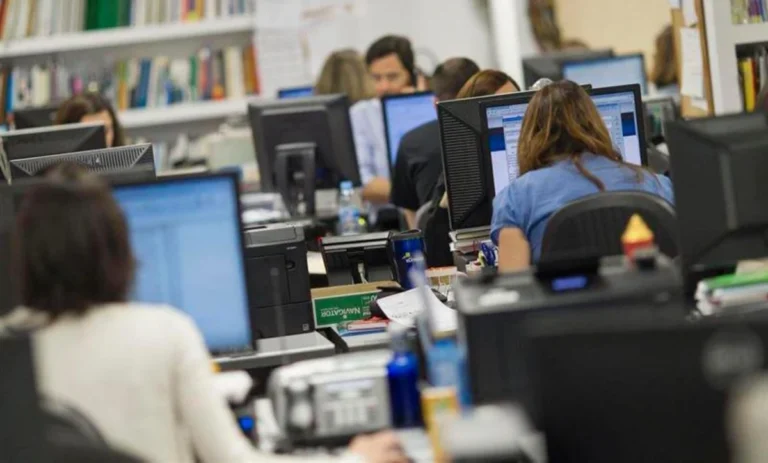 El Gobierno eliminó el asueto por el «Día del Empleado Público» para equiparar condiciones laborales