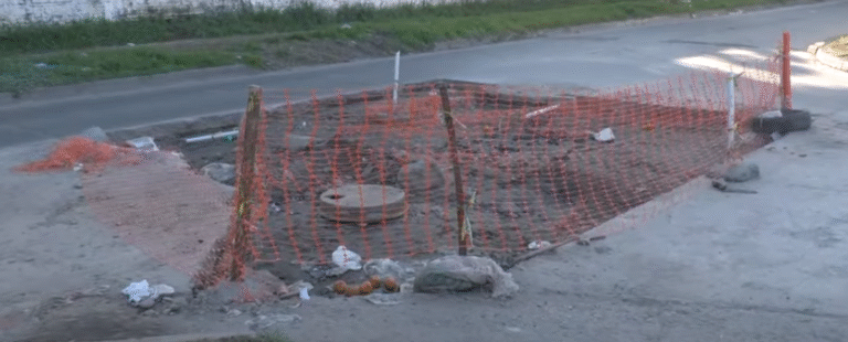 Vecinos denuncian abandono y riesgos por una obra inconclusa en Italia y Lucas Córdoba