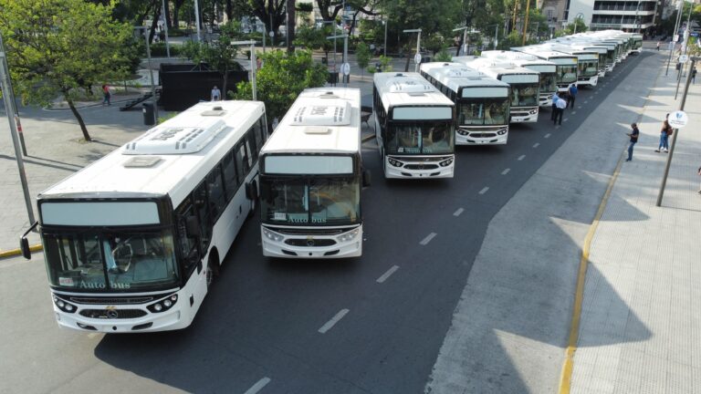 Conflicto del transporte: la Capital exige claridad sobre las suspensiones y mantiene controles sobre Aetat