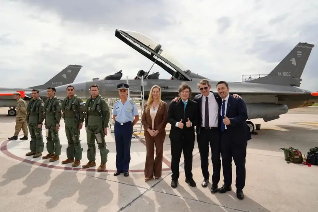 Aviones F-16 en Argentina