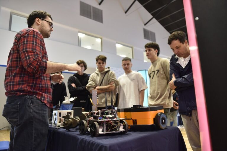 Un instituto tecnológico de excelencia articula biología, ingeniería y ciencia de datos en una sola carrera