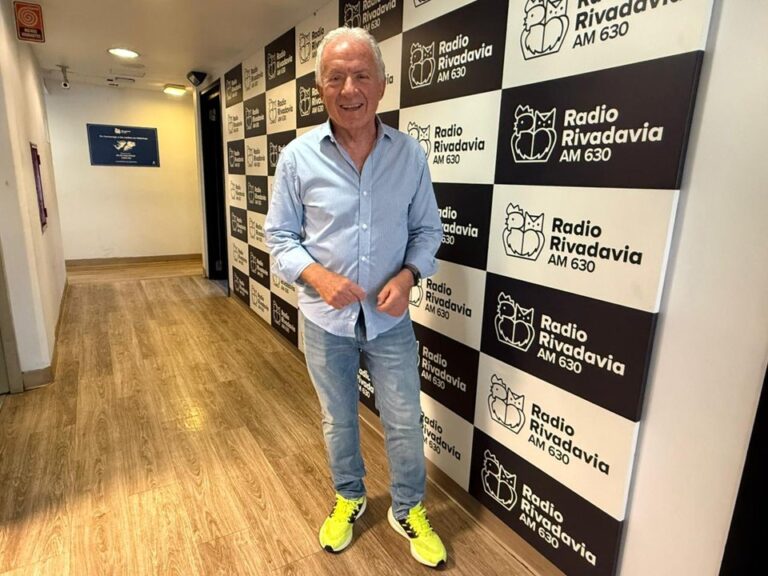 Julio Lagos sigue al frente de “La radio sos vos” en 2026 por Rivadavia
