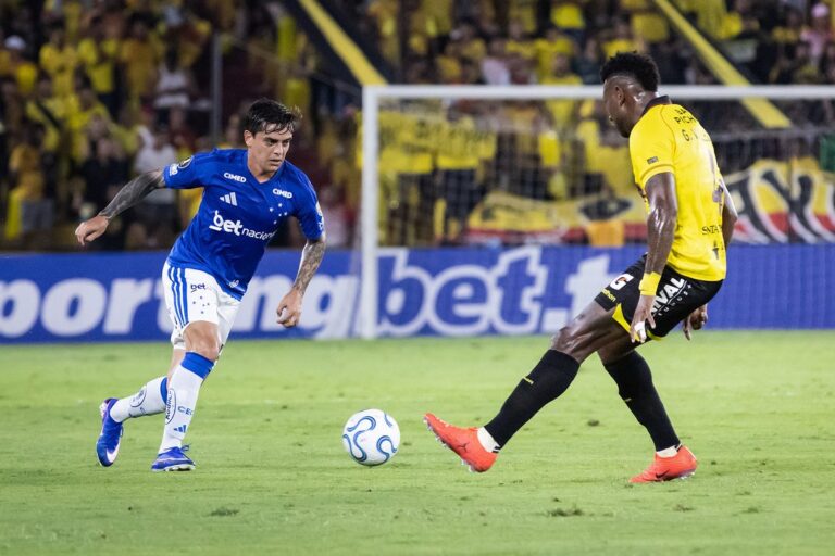 Cruzeiro de Brasil abrió la Copa Libertadores con un triunfo ante Barcelona de Ecuador