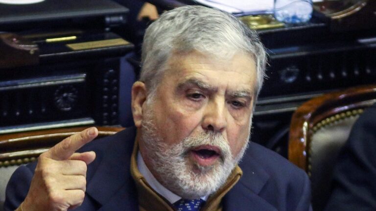 Fernando Esteche reclamó atención médica adecuada para De Vido