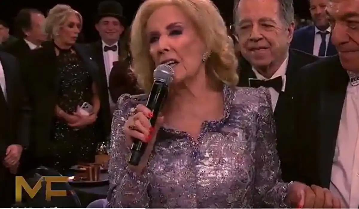 “Mirtha Legrand recibió su Martín Fierro número 34 y anunció que celebrará sus 100 años en la gala”