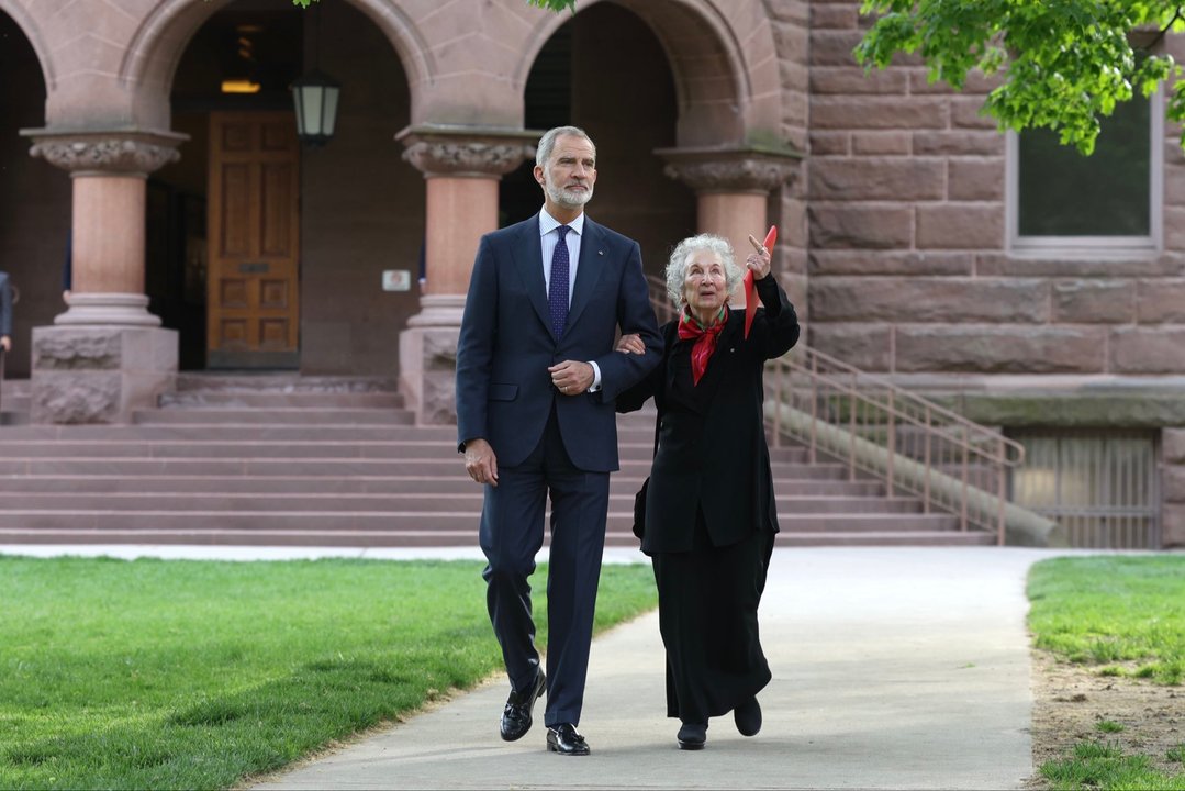 Margaret Atwood recibió en Toronto el III Premio de Poesía Joan Margarit