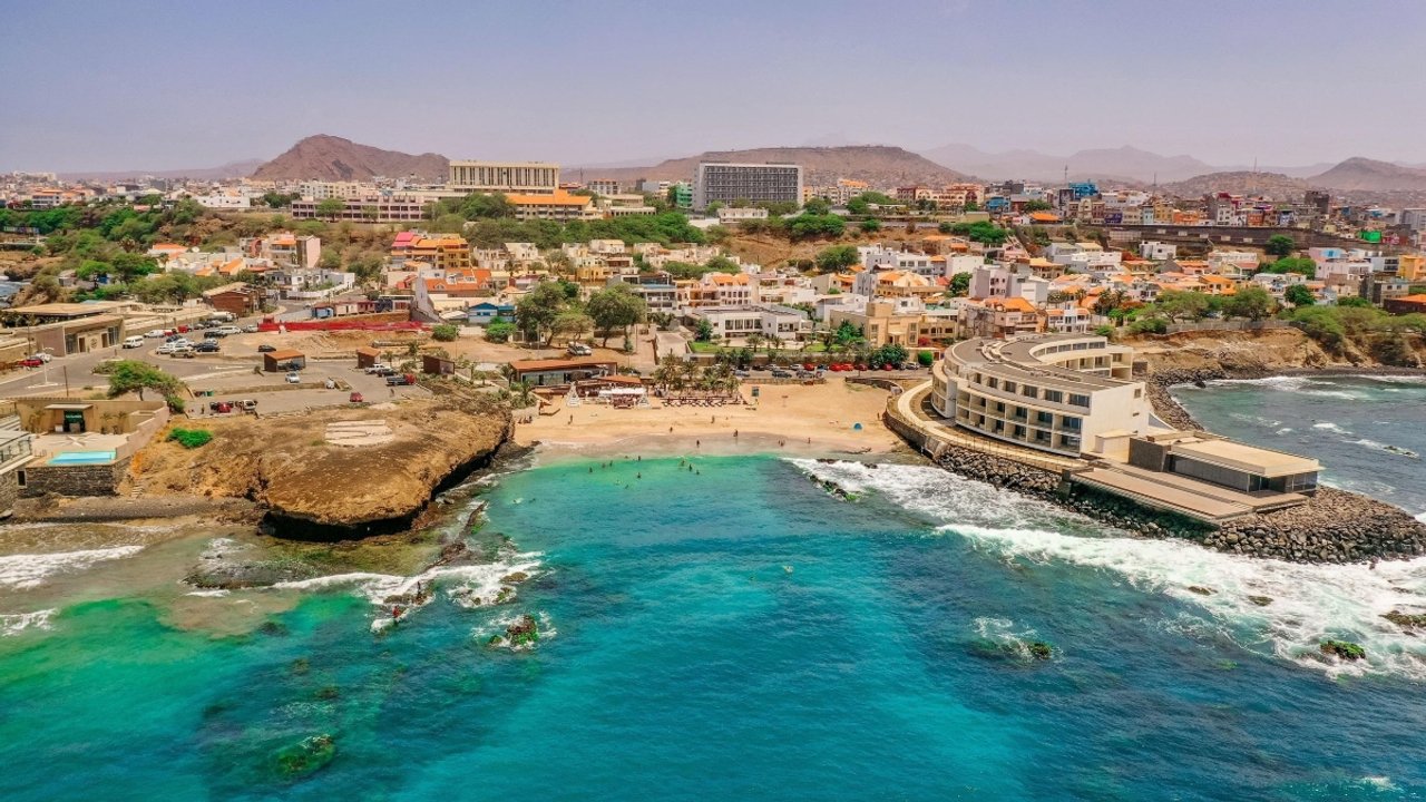 ¿Cómo se les dice a los habitantes de Cabo Verde y qué idioma se habla en este paradisíaco archipiélago africano?