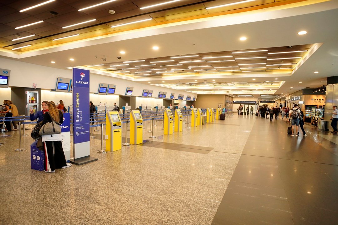 Una pasajera fue detenida en Aeroparque tras negarse a pagar un recargo por equipaje