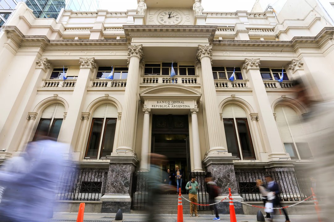 Tras más de 130 jornadas al hilo, el Banco Central cortó con la racha compradora