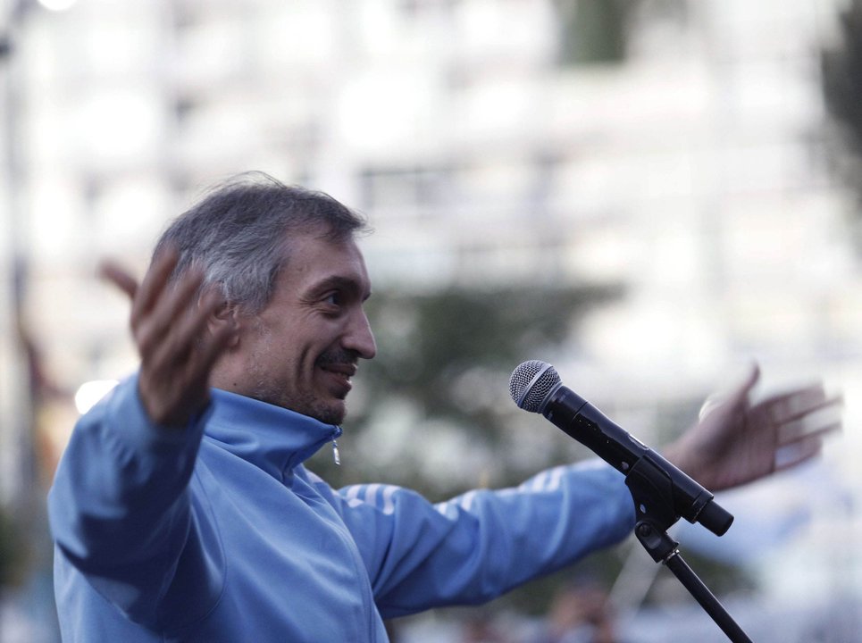 Por orden y guión de Máximo Kirchner, alfiles de La Cámpora salieron en manada a pegarle a Kicillof