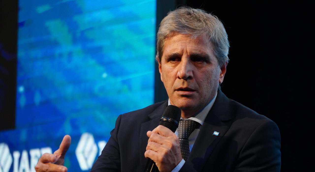 El Gobierno volvió a alcanzar un nuevo superávit fiscal en julio: la explicación de Luis Caputo