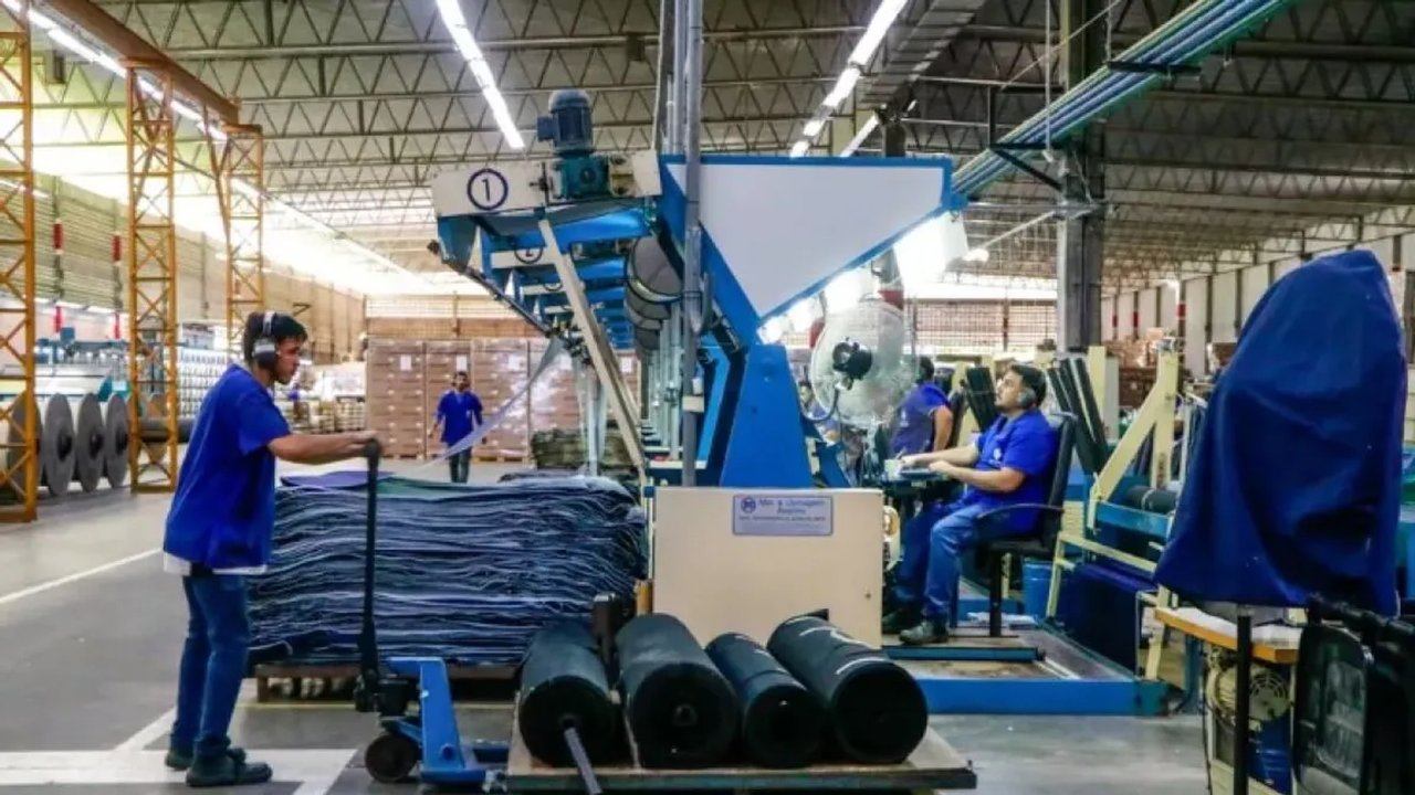 Tras los cruces con el Gobierno, la UIA publicó un informe sobre el “deterioro industrial” en julio