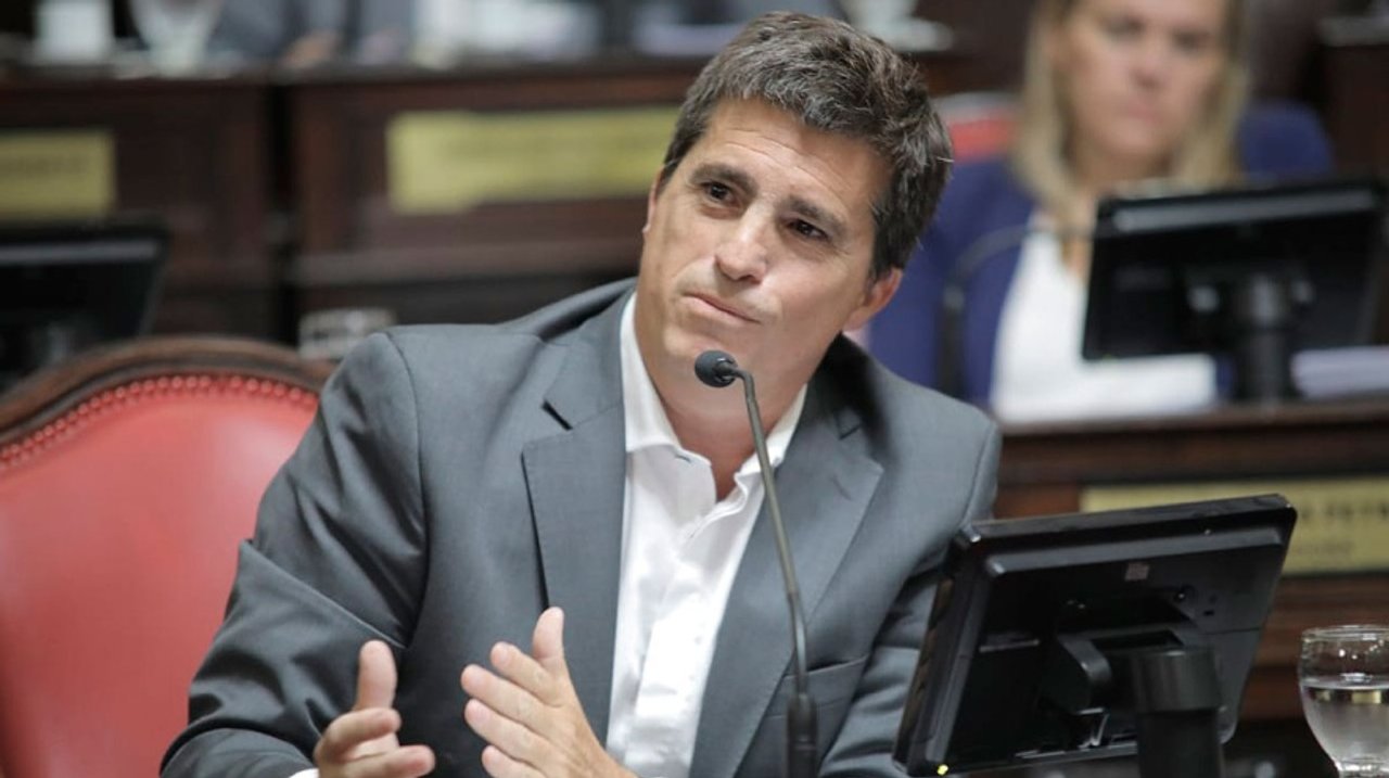 Pinamar: el libertario Juan Pablo Allan manejaba alcoholizado y se fue del control antes de terminarlo