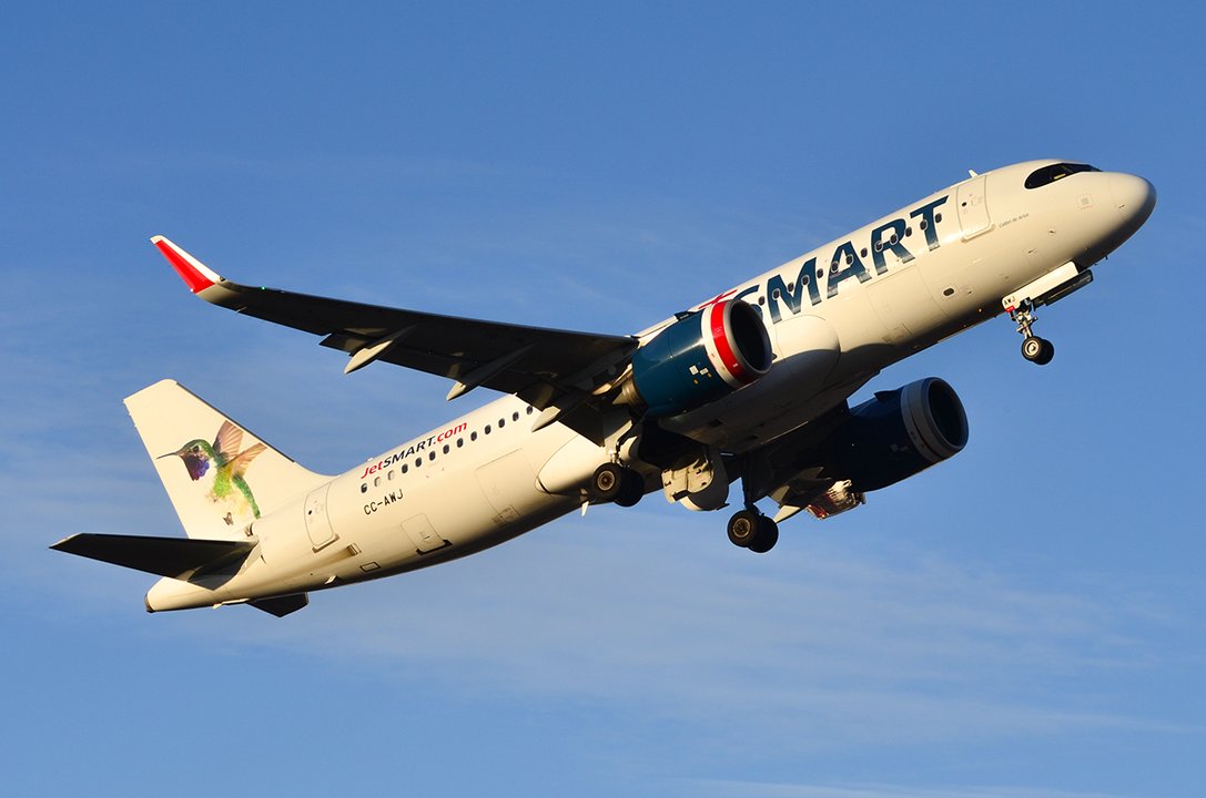 Pasajeros de JetSmart quedaron varados tras dos cancelaciones de un vuelo a Salta