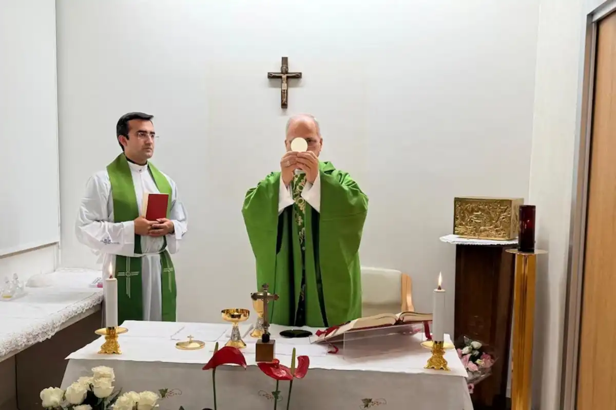 El papa León XIV evoluciona favorablemente tras su cirugía y el Vaticano confirma que rezará el Ángelus este domingo