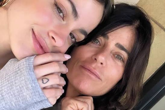 Tensión familiar y contratiempos internacionales: los polémicos posteos de la madre de Tini Stoessel en el Día de la Madre