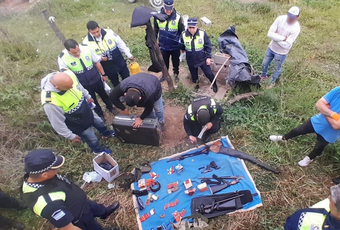 Hallaron gran cantidad de armas durante el allanamiento de una vivienda