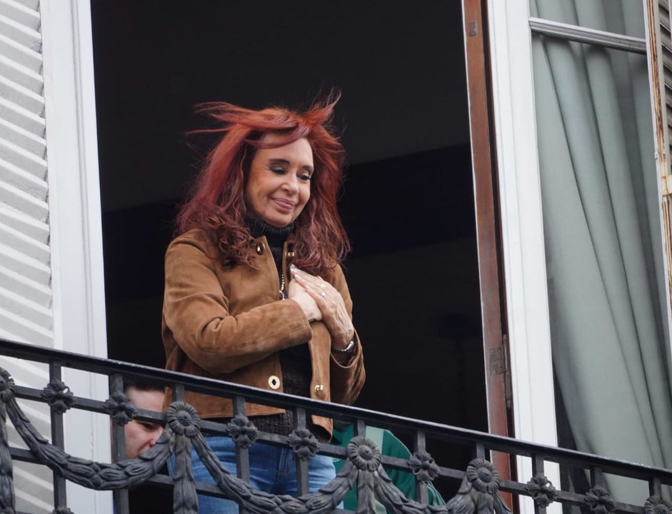 Día de la Lealtad: la militancia se reunió en San José 1111 para celebrar junto con Cristina Kirchner